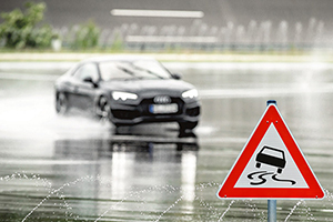 Aquaplaning - Bei 80 fahren Sie Wasserski