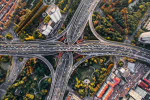 In Ballungszentren mit höherem Verkehrsaufkommen ist in der Regel auch die Versicherungsprämie teurer.