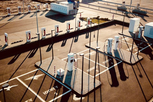 Mega-Elektroladepark
