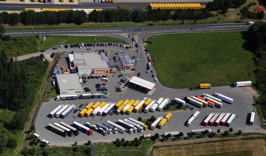 Mehr als Benzin und Bockwurst: Deutschlands Autohöfe als Innovationstreiber der Verkehrs- und Energiewende | Bild: © Vereinigung Deutscher Autohöfe e.V.